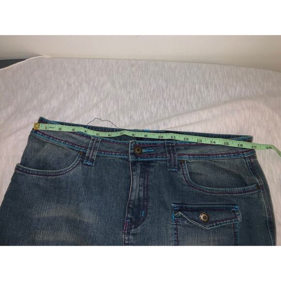 Crest Jeans Y2K Blue Jeans Skirt w/ Crochet Flowers Size 13/14 Junior - Picture 4 of 7